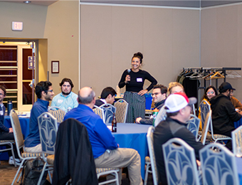 On March 19, the Chaifetz Center for Entrepreneurship at pro hosted the inaugural SLU eMentor Mini Pitch Night. This event provided students with a platform to showcase their ideas through succinct 60-second pitches, enabling them to receive insightful feedback and expand their professional networks.